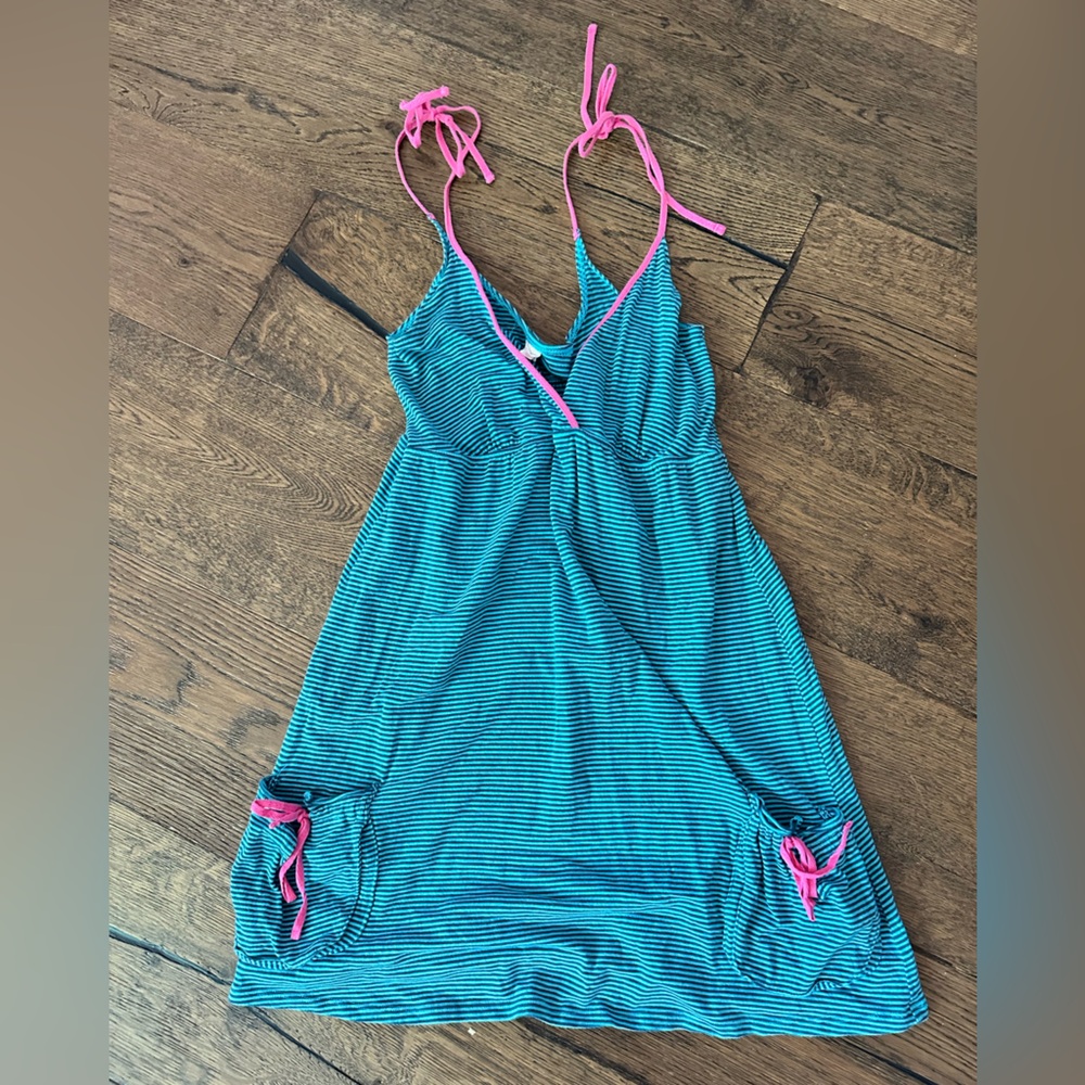 Blue stripped xhilaration summer dress with bright pink bows